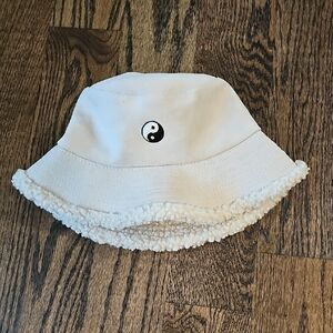 Cream Bucket Hat with Yin Yang Embroidery